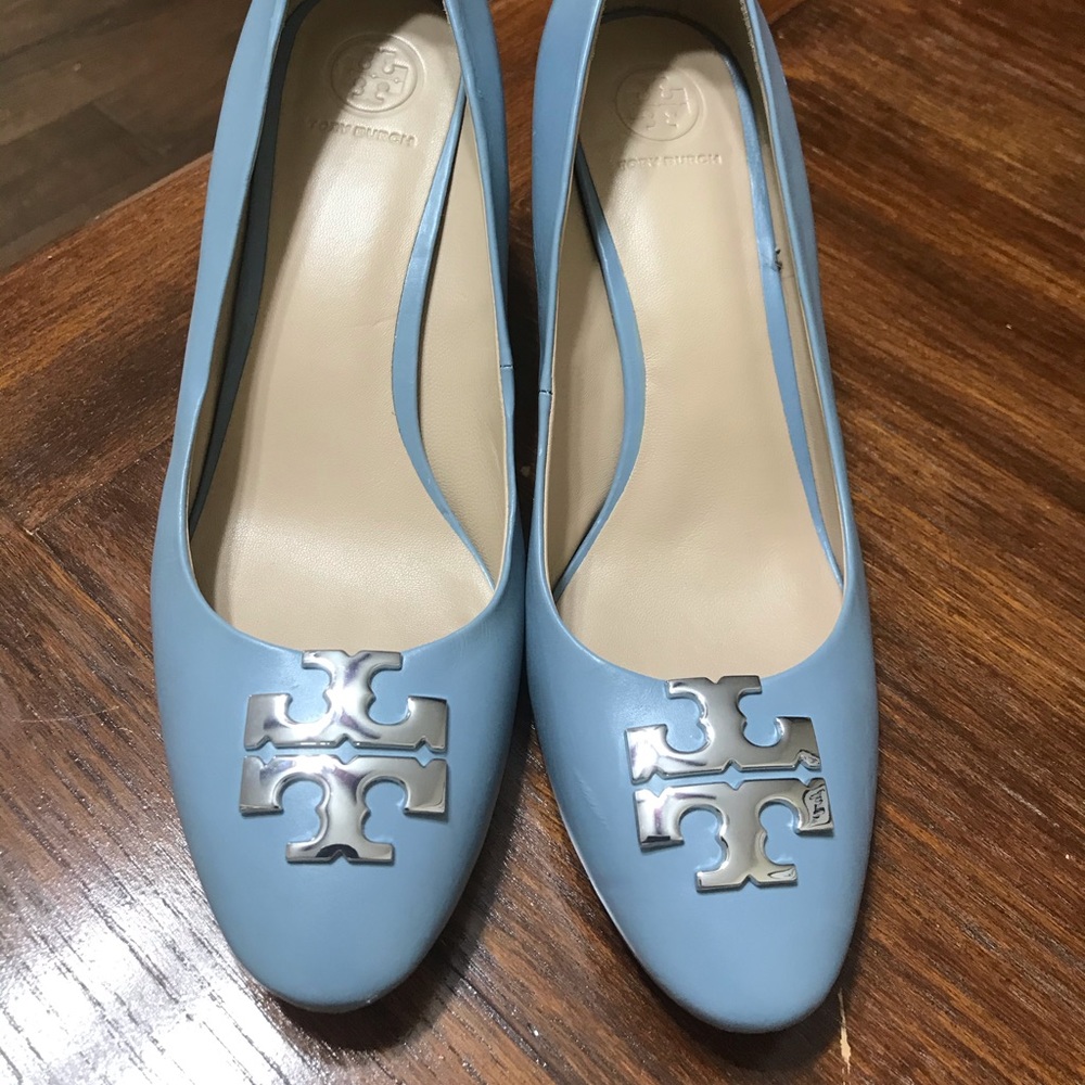 Tory Burch rounded toe blue pumps